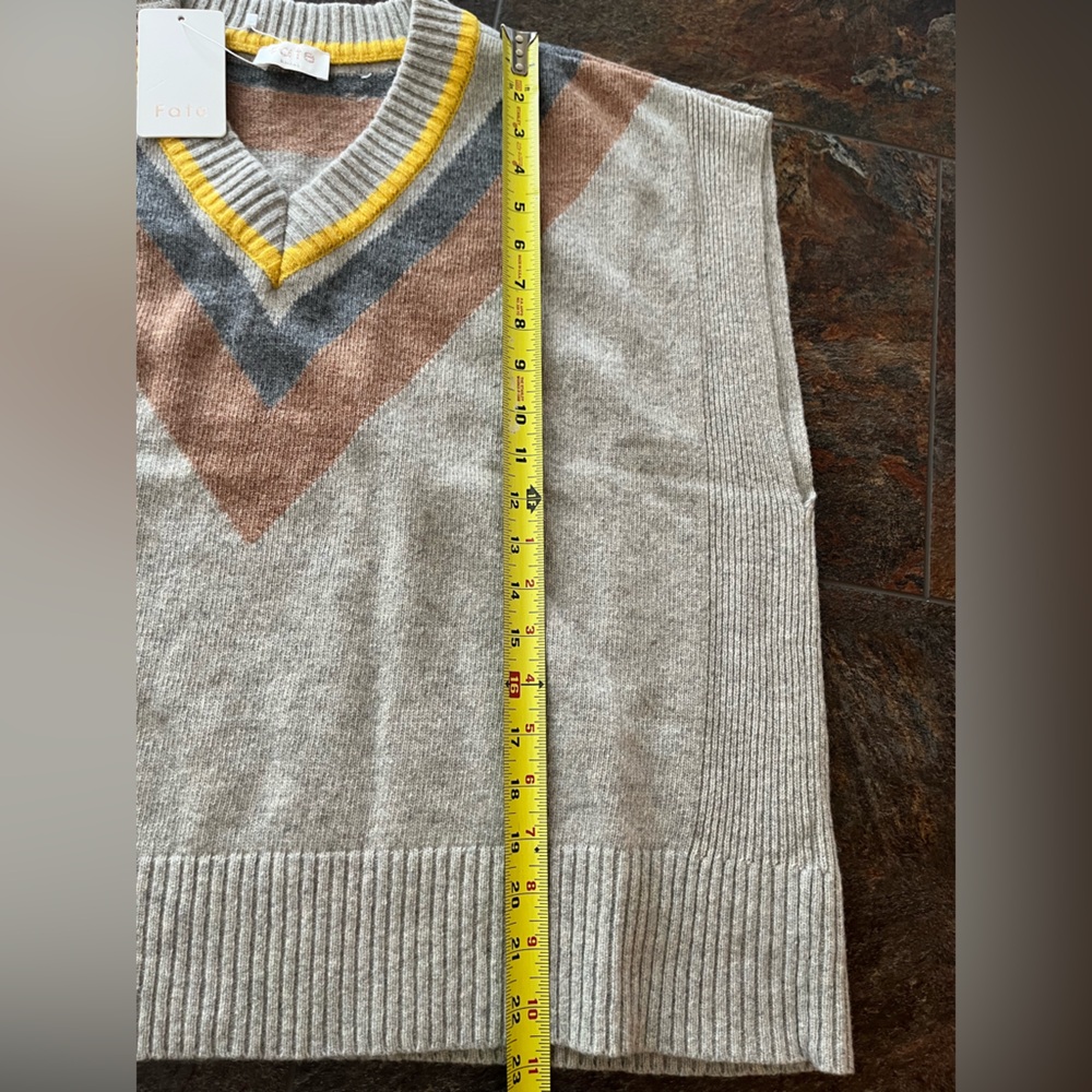 New Fate women’s gray 80% wool v neck chevron oversized sweater vest. Size small - Picture 13 of 14
